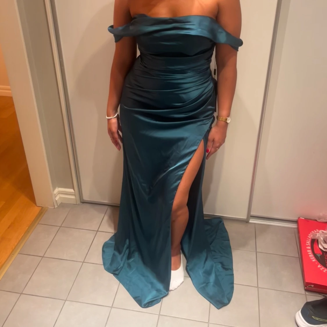 FESTKLÄNNING, BALKLÄNNING I GRÖN FÄRG