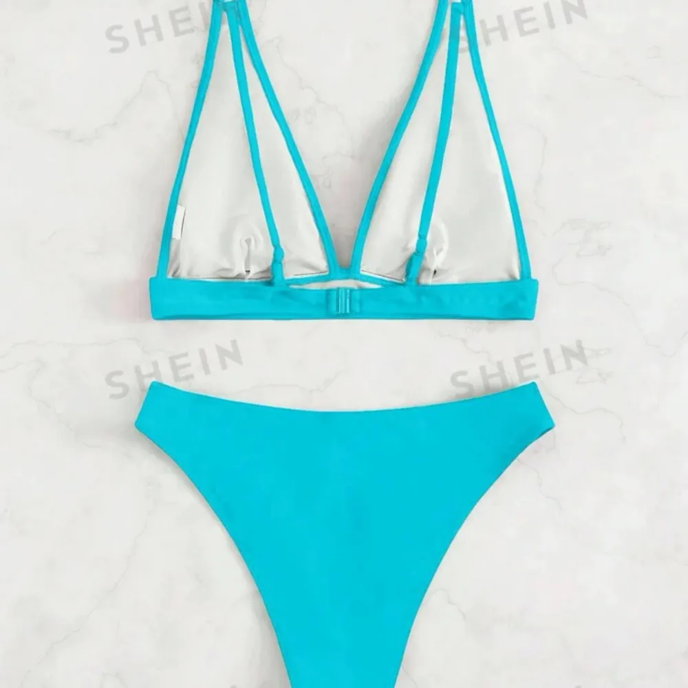 Bikini från shein i storlek S. Den är endast testad! Säljer den då den inte var min stil och överdelen var något stor🦋. Övrigt.
