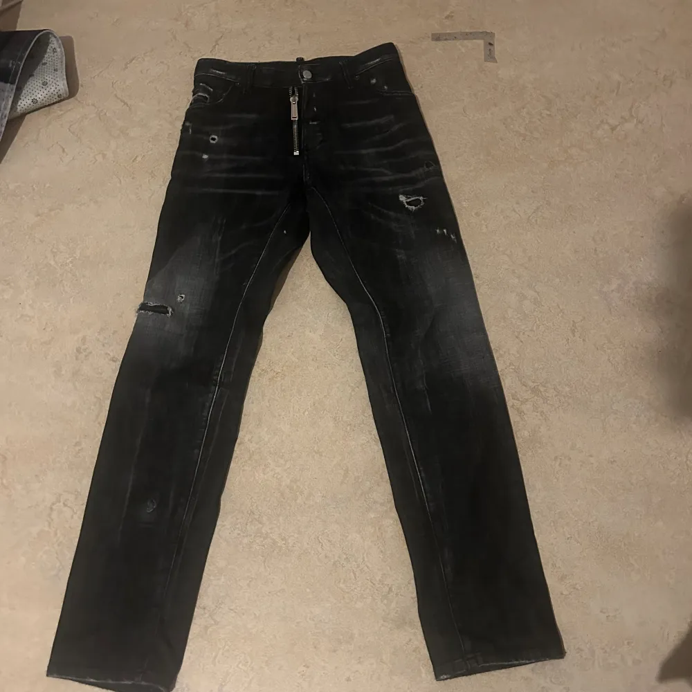 Äkta och helt oanvänd Sälj pågrund av fel storlek Limited Edition: Black Label   Nypris: 5500. Jeans & Byxor.