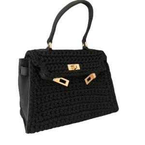 Birkin väska  - Väska köpt utomlands med inspiration från birkin mini kelly! aldrig använt och väldigt fint och bra skick. nypris 70€