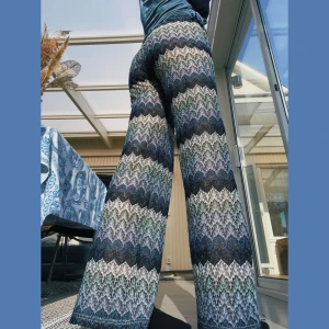 Sommarbyxor - Ett riktigt sommarplagg perfekt att ha på sig på stranden eller utomlands. Tyget är svalt och lite genomskinligt.  Från Ester Eleonora