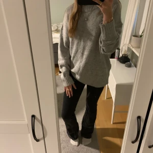 Grå stickad tröja - Snygg grå stickad tröja från Lager 157 i fint sick 💞oversized fit