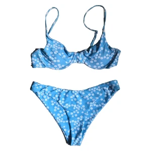 Bikini - Bikini i nyskick. Uttagbara inlägg. Skriv om du har några frågor💕