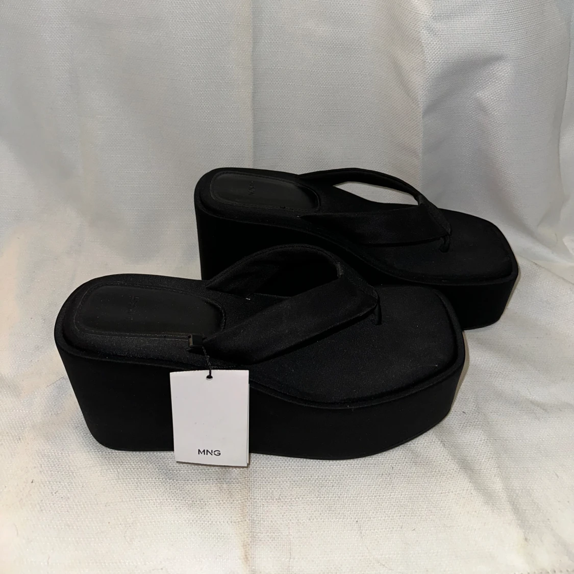 Mango warny platform