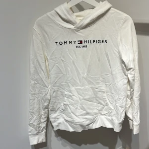 Tommy Hilfiger - Tommy hilfiger tröja i strl 164