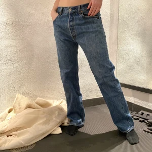 Levi’s 501 - Skriv om du vill ha exakta mått!