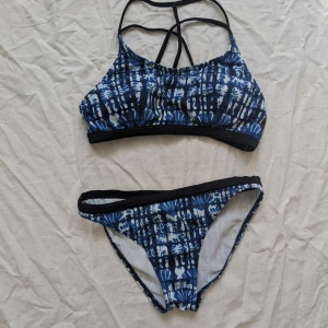 Blå bikini - En fin blå bikini köpt i Frankrike 