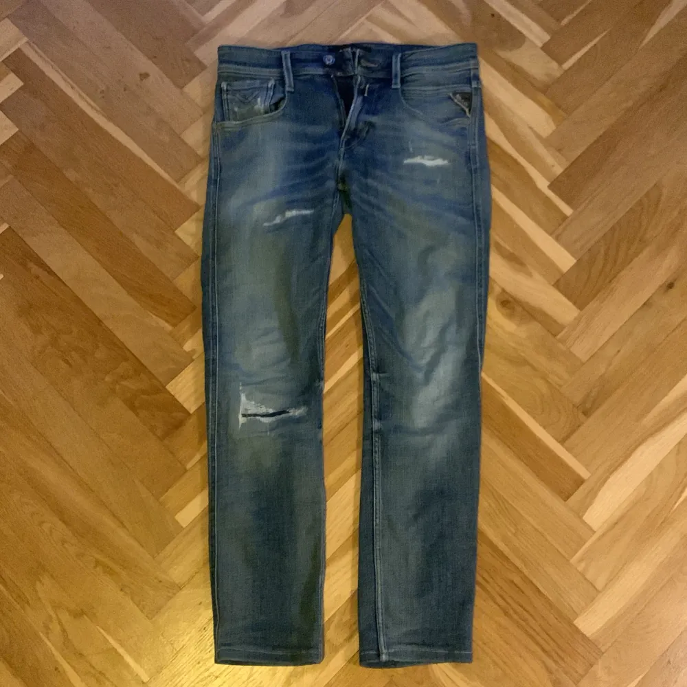 Ett par feta replay Slim fit jeans   som är i extremt bra skick 9/10 skick! Hör av dig vid en fråga!. Jeans & Byxor.