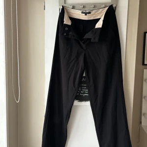 Kostymbyxor  - Fina kostymbyxor i storlek 38. Fint skick använd 1-2 gånger. 
