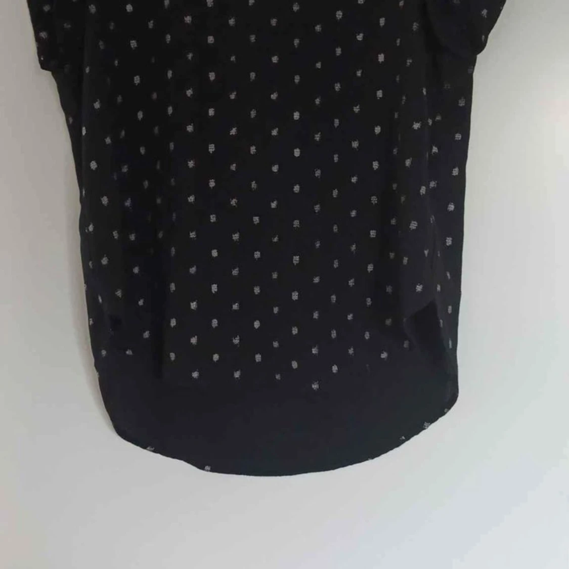 Blusarna har olika priser  - 91