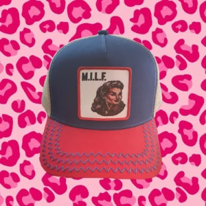 Milf keps - Revenite milf keps, har använt den 2 gånger och jag köpte den den för ungefär ett år sen. Original pris:299kr (Skriv om ni vill ha fler bilder)