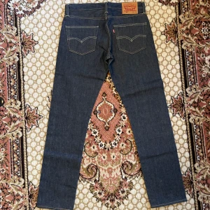 Levis 511  - Levis 511 premium  i storlek W30 L34 Selvedge denim helt oanvändt par Nypris runt 1500kr