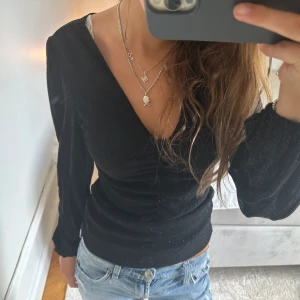 Fest topp - Glitter fest topp från neo nior. 900 nypris