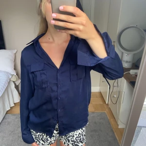 Blus - Snygg blus frå NAKD! Storlek 36