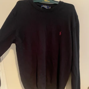 Ralph lauren tröja - Riktigt fet Ralph lauren tröja bra skick storlek M men har krymp lite skriv för funderingar 