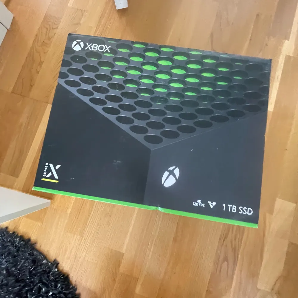Xbox series X konsol. Köpt för 5999kr. Funkar exakt som ny.. Övrigt.