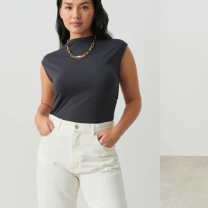 Soft touch Gina Tricot  - Ganska bra skick,  använt den 2-3 gånger💗💗