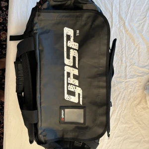 Gasp gymväska - Endast ett fåtal gånger använd träningsväska från Gasp. Säljer pga fel storlek.