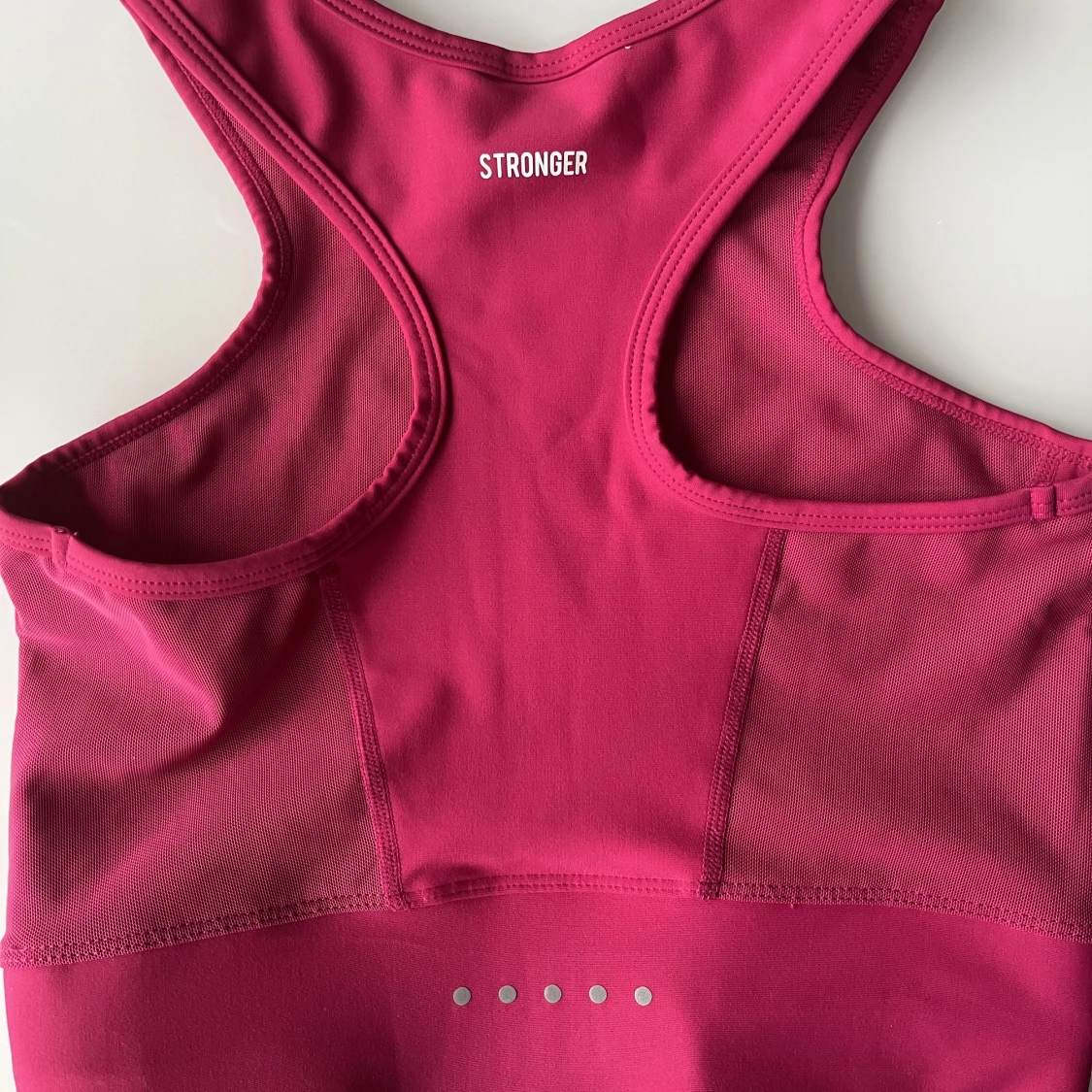 Rosa träningslinne, STRONGER, storlek XS - 90