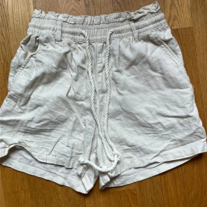 Linneshorts  - Lätta, bekväma och kalla. Riktigt bra i sommar!
