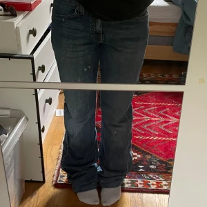 Low/Midwaist Bootcut Jeans - Vintage bootcut jeans från Crocker. Säljer då de är för långa för mig. För referens är jag runt 155. Skönt material och bra skick.