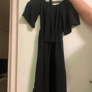 Sommar klänning i svart nyskick storlek M  💕