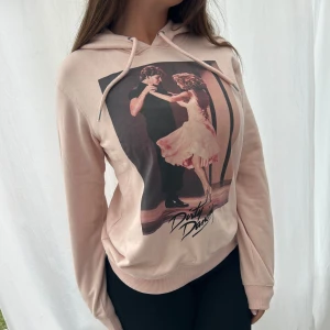 Hoodie - Super skön och snygg dirty dancing hoodie, finns inte att få tag på någonstans🩷🩷