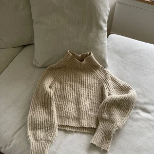 Stickad tröja  - Fint skick 