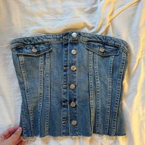 Jeans topp från zara storlek s. 