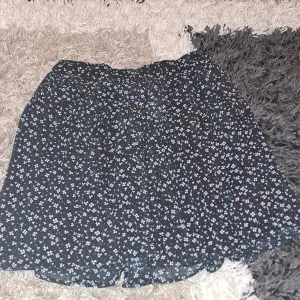 Kjol - Kjol från Shein. Storlek M