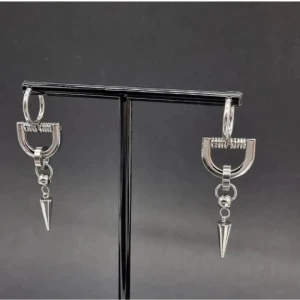 Handgjorda örhängen  - Handgjorda örhängen ● design av mig ❤️Följ :@ekjewelryofficial🤲   💎Material- 100% rostfritt stål och zinklegering●Längd -6cm Vattentåliga, ändrar inte färgen! Köp för 170kr/st eller 320kr/paret