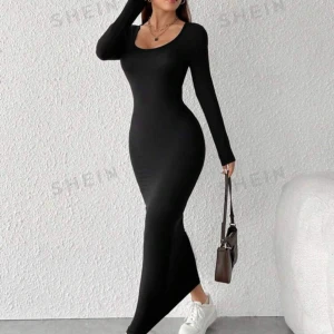 Klänning - Säljer min lång klänning från SHEIN, använd fåtal gånger. Skriv om ni vill veta nå mer💕