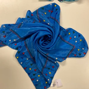 Silkessjal - Superfin sjal i silkesliknande material