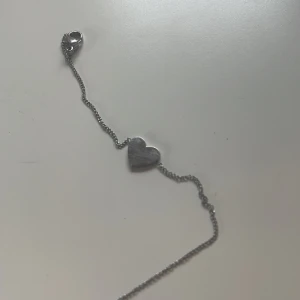 Edblad armband  - Hej hej! Säljer mitt hjärtedblad armband i silver 