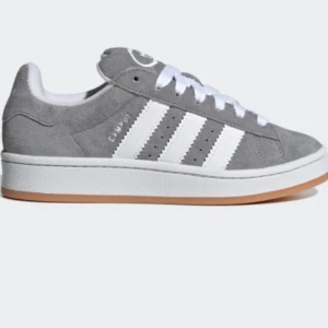 Adidas campus 00s grå - Helt nya adidas campus 00s grey unisex säljes, inköpta på adidas hemsida.  Finns i storlekarna: 36 2/3, 37 1/3, 38, 38 2/3