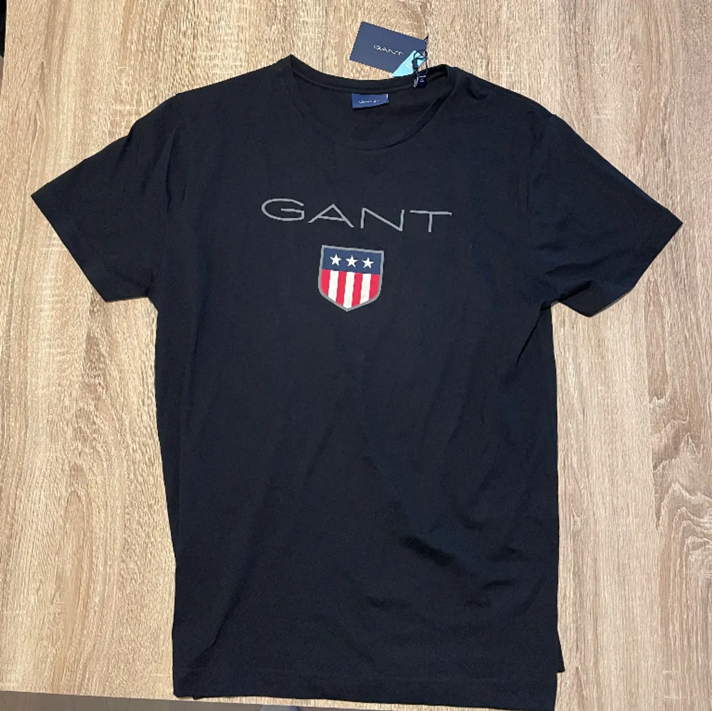 Gant T-Shirt Storlek: M Aldrig använd!. T-shirts.