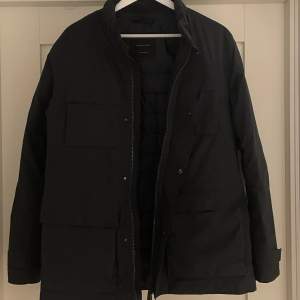Säljer denna Massimo dutti field jacket. Sitter som M men är storlek S. 