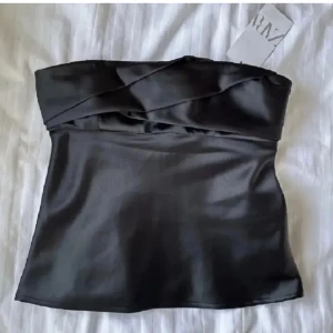 Svart topp🖤 - Jättefin topp köpt här på Plick🤩