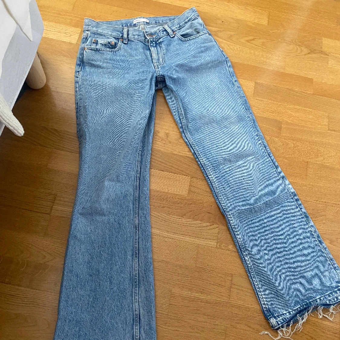 Low waist flared jeans