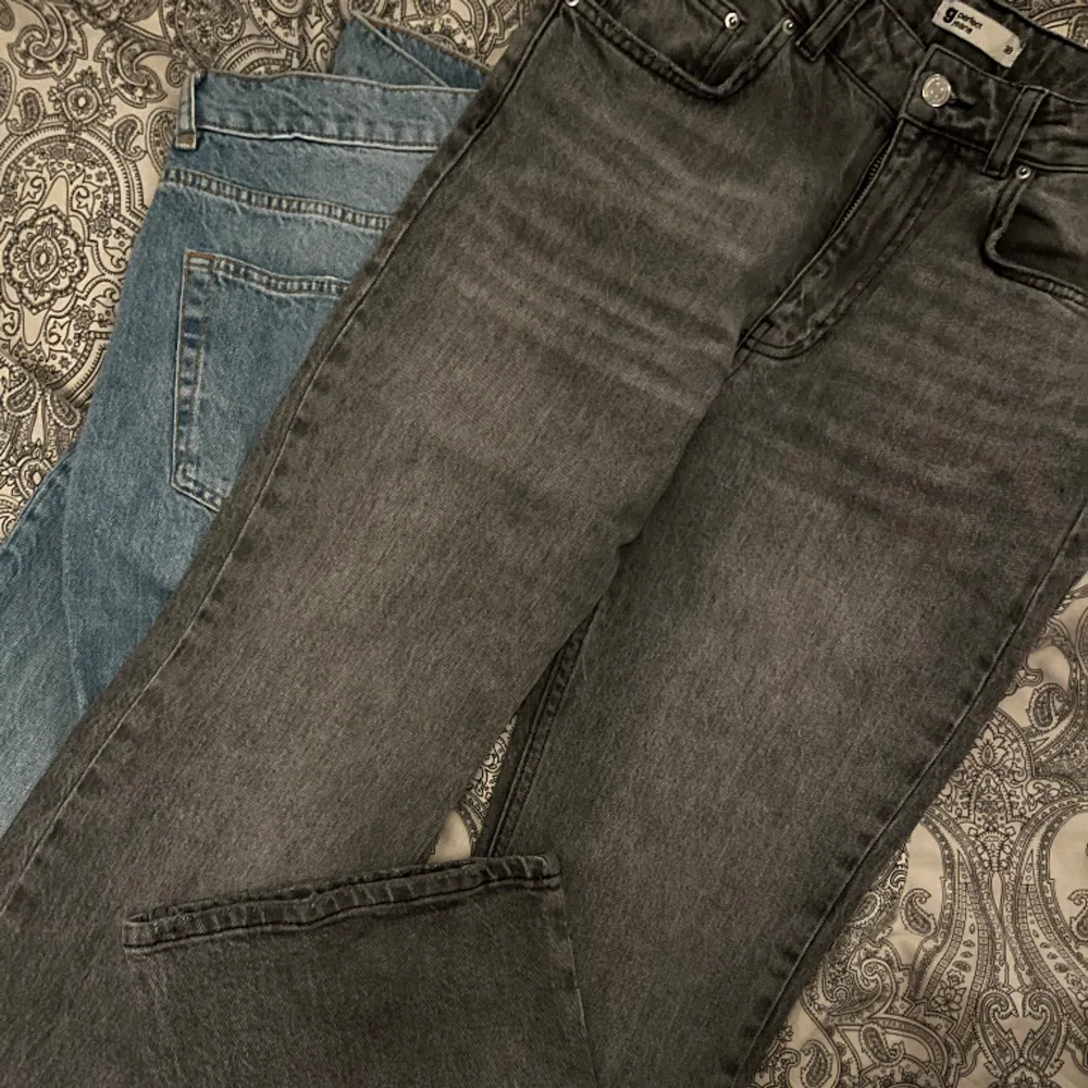 Grå low waist jeans, dam, från Gina tricot. Nyskick, skriv för fler bilder.  Nypris: 499kr. Jeans & Byxor.