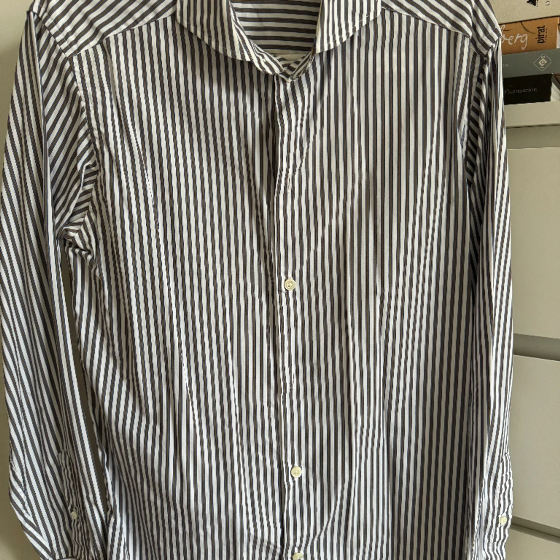 Kostymskjorta, These Glory Days, M