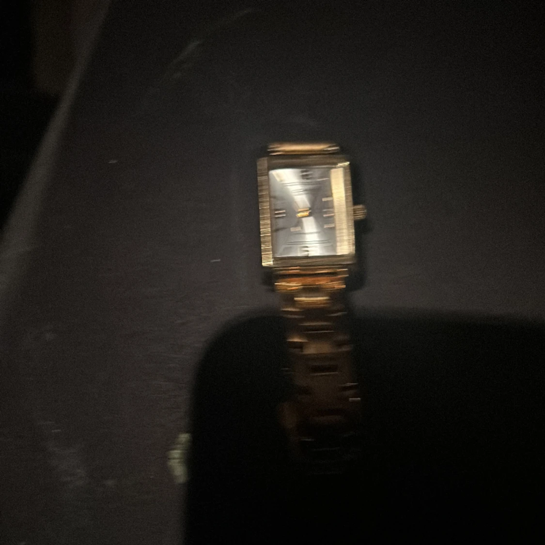 Guld casio klocka  - 90
