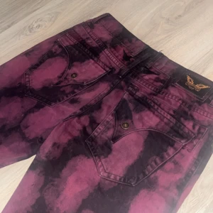 ROBINS JEANS - Robins jeans size 34❗️inga skador nån stans, skriv privat för mer info å bilder.‼️djupa fickor fram så snus cigg nycklar å allt får plats i en😎🔥