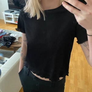 T-shirt - Basic kort ribbad t-shirt