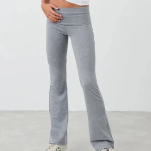 Yoga pants  - Säljer dessa gråa yoga pants som inte används längre!💞