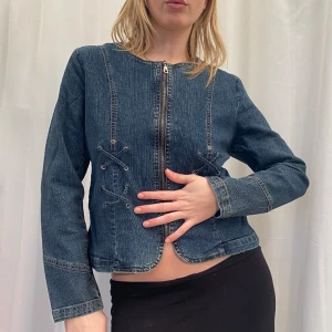 Cool jeansjacka  - Skit najs! Jag är S