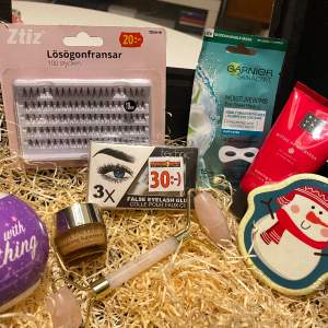 Allt är oöppnat.  Lösögonfransar. Lösögonfrans-lim. 2 st badbomber.  Ansiktsmask för ögonen. Esteé Lauder tester. Rituals body cream. Jade Roller.  Allt för 100 kr.