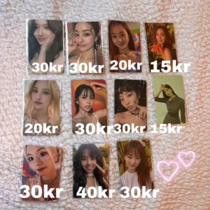 BILLIGA Kpop officiell twice Photocards - BILLIG SALE!! Säljer min twice collection💗💗💗 Tradar för momo eller nayeon. Skriv till mig om du har nån fråga, är snabb på att svara💗💗