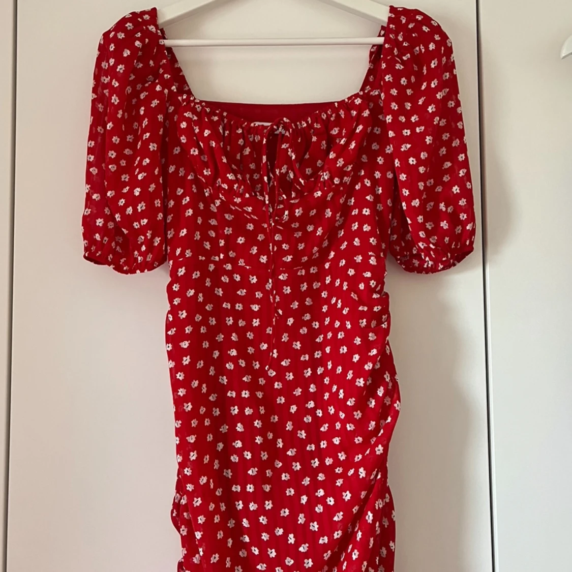 Röd adoore klänning  - 90