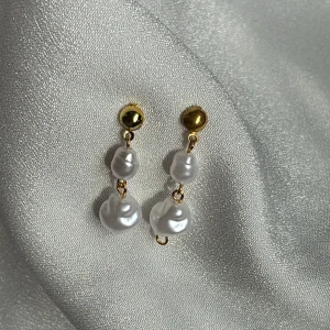 Handgjorda örhänge 🌸 - 🩵